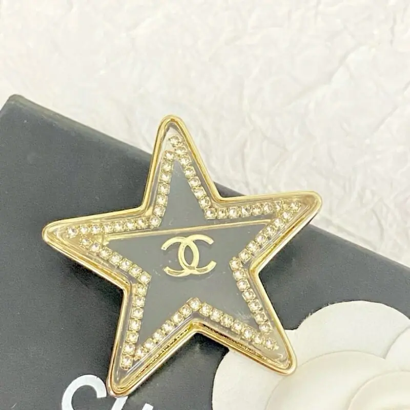 chanel brooches pour femme s_12240574